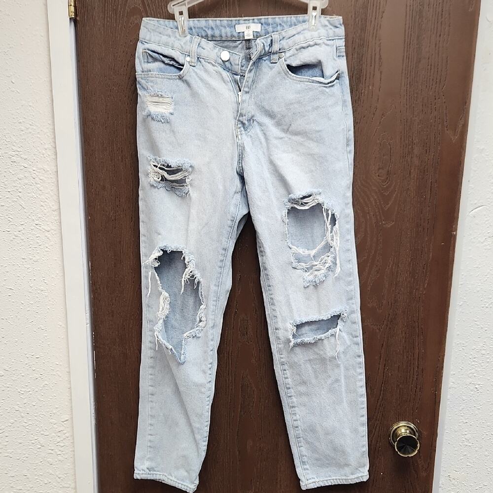 🚨2/$25 or 5/$50🚨BP Light Blue Distressed Boyfriend Jeans